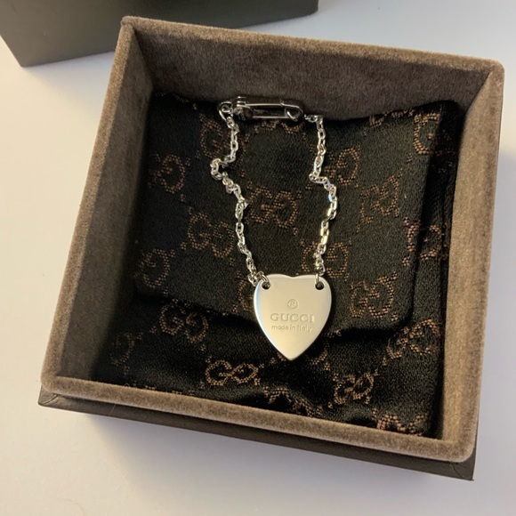 Gucci Heart Bracelet - Picture 3 of 10